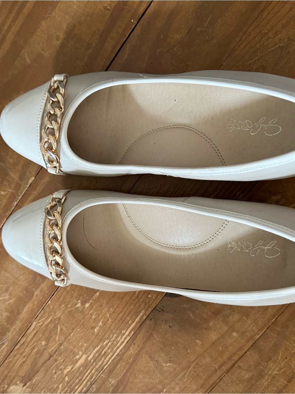 Women's Cream Chain-Trim Ballet Flats